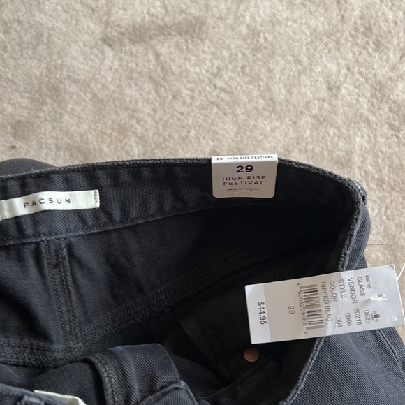 Women’s PacSun jean shorts - Picture 4 of 4